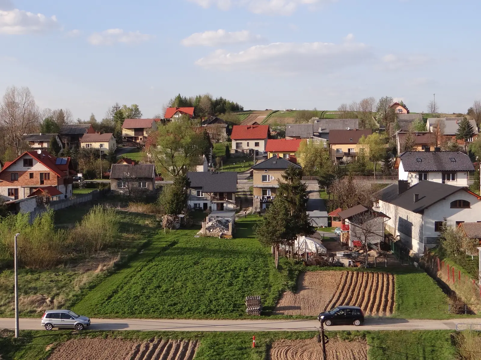 Widok na Przeginię (gmina Jerzmanowice-Przeginia) ze szczytu Rogożowej Skały — miejscowość, w której rada gminy zarządzi wybory uzupełniające sołtysa