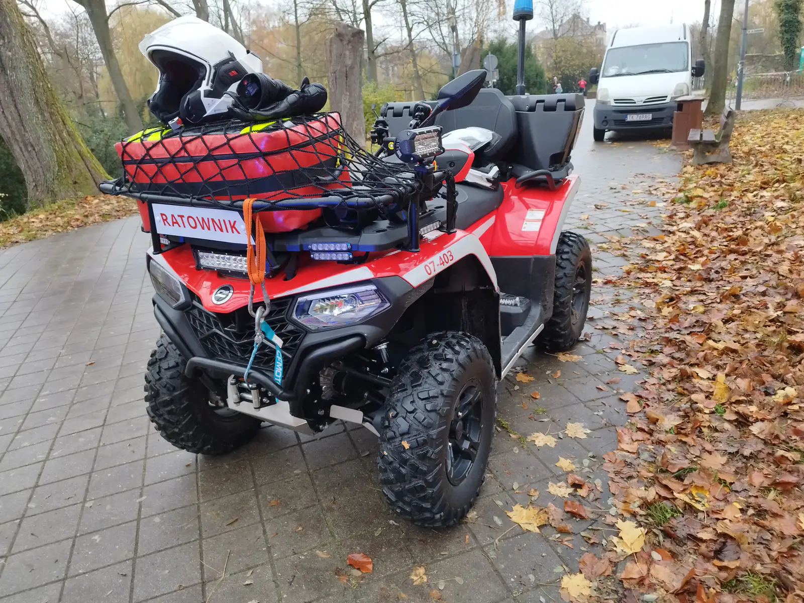 Quad ratowniczy (pojazd terenowy ATV) Grupy Ratownictwa PCK Kielce, listopad 2025 — zdjęcie ilustracyjne quadów ratowniczych