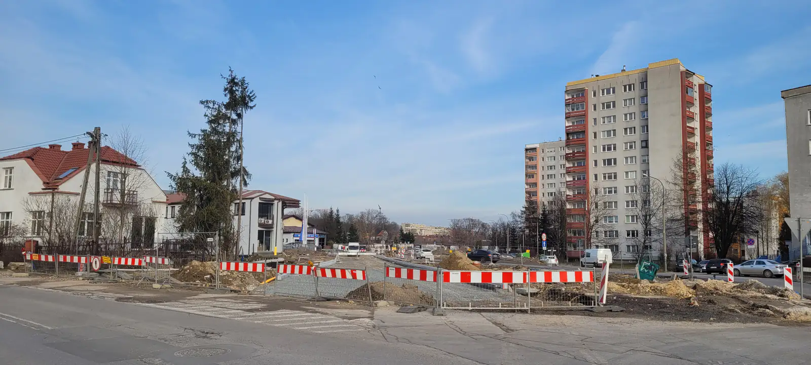 Budowa linii tramwajowej KST w Krakowie — prace torowe na ulicy Pachońskiego