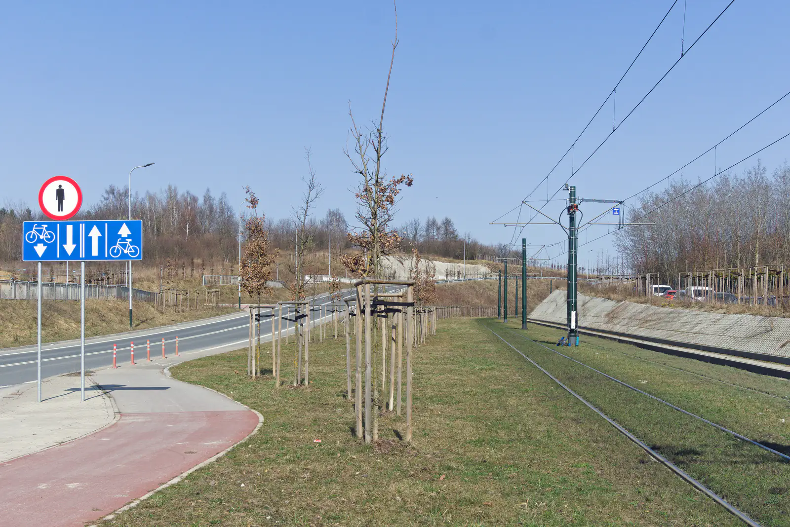 Tory tramwajowe na ulicy Papierniczej Prądnickich w dzielnicy Prądnik Biały w Krakowie — zdjęcie ilustracyjne infrastruktury tramwajowej.